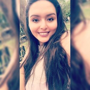 Meet your Posher, Adriana